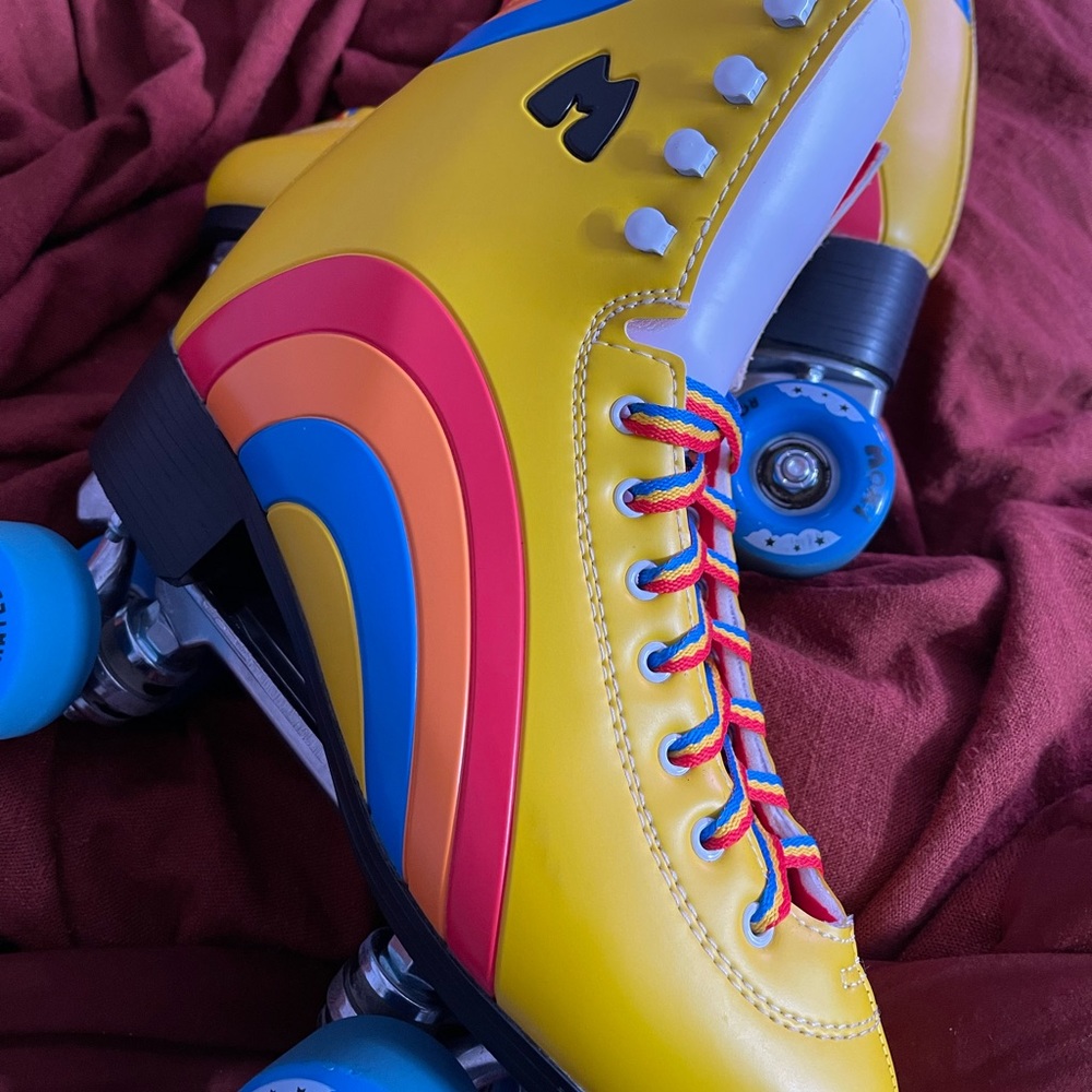 Moxi Skates: Rainbow Rider